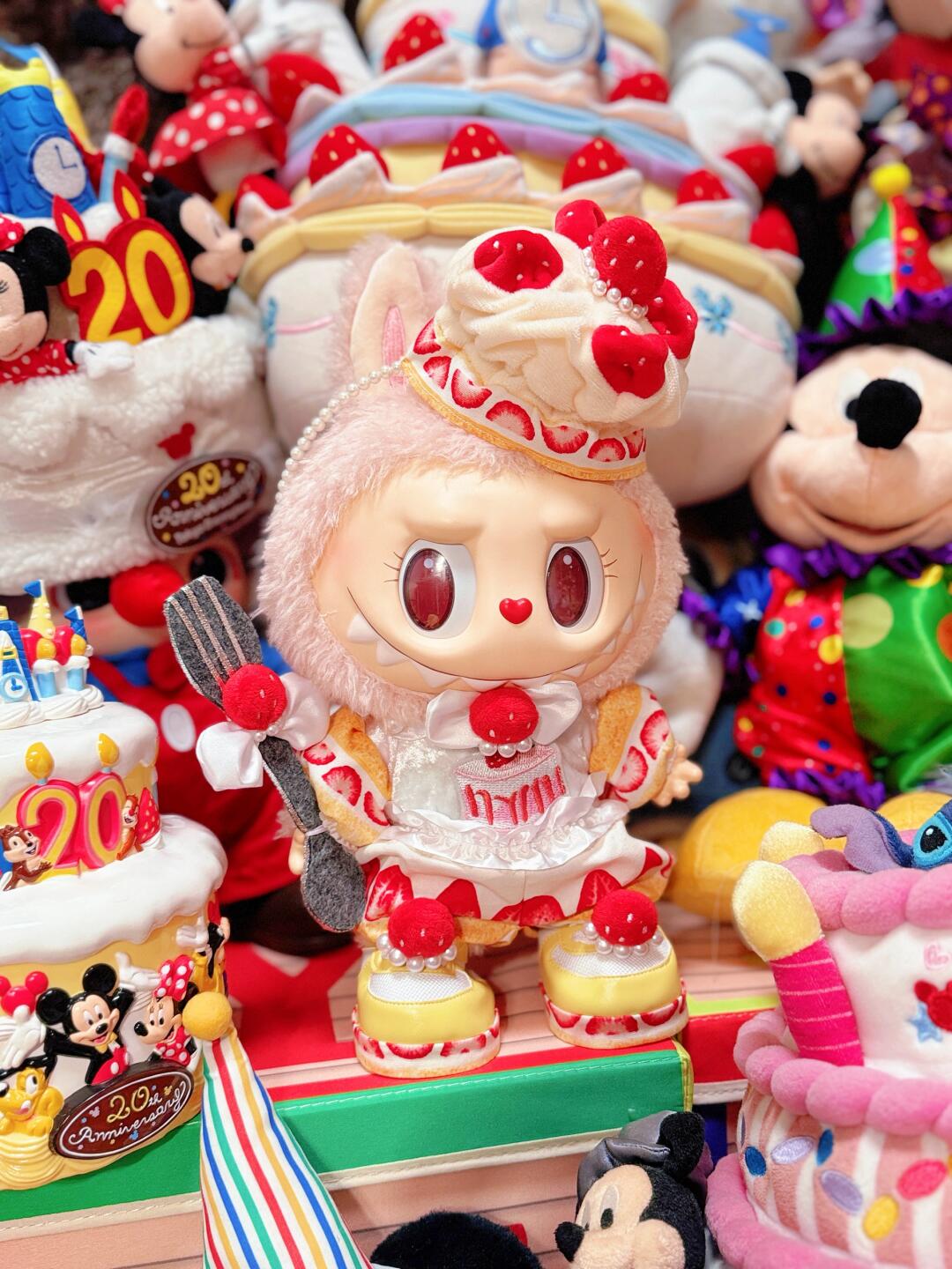 Labubu clothes - Strawberry cake