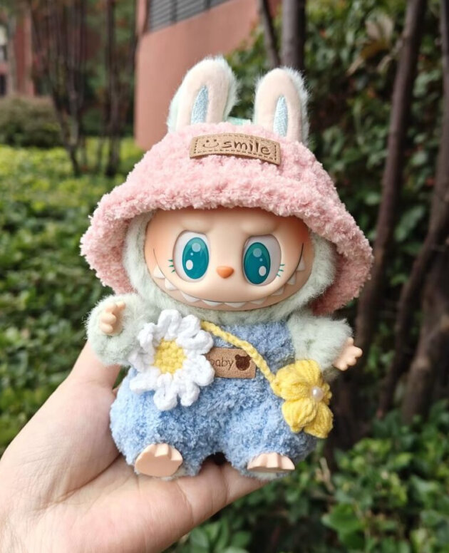 Labubu Clothes - Hand-Crocheted Suit for 17CM Doll