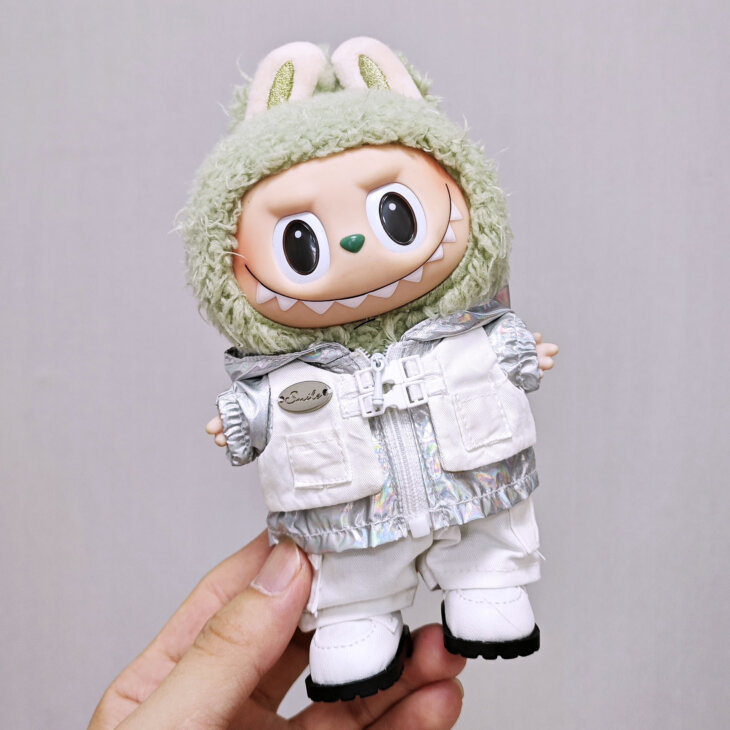 Labubu Clothes - Silver Trench Coat Suit for 17CM Doll - Image 4